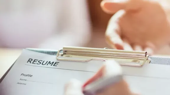 Can I Switch from a Student Visa to a Work Visa Before My Course Ends?