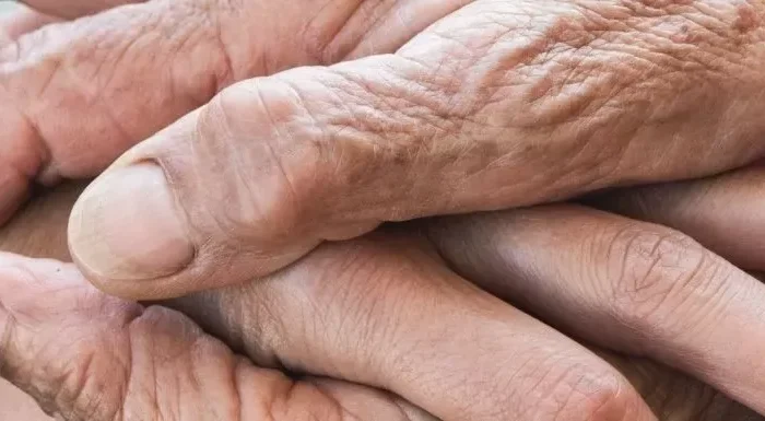 How to Bring Elderly Parents to the UK